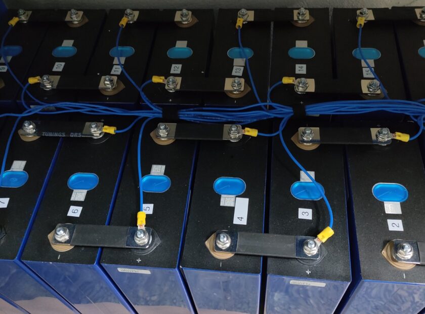 Αυτόνομο τριφασικό Φωτοβολταϊκό σύστημα Αθήνα