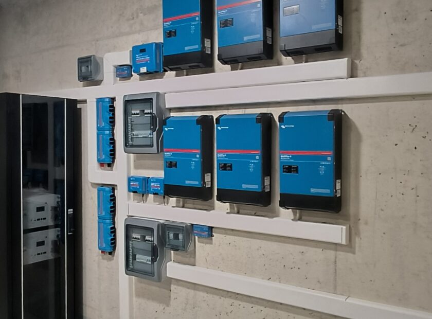 VictronEnergy + GobelPower